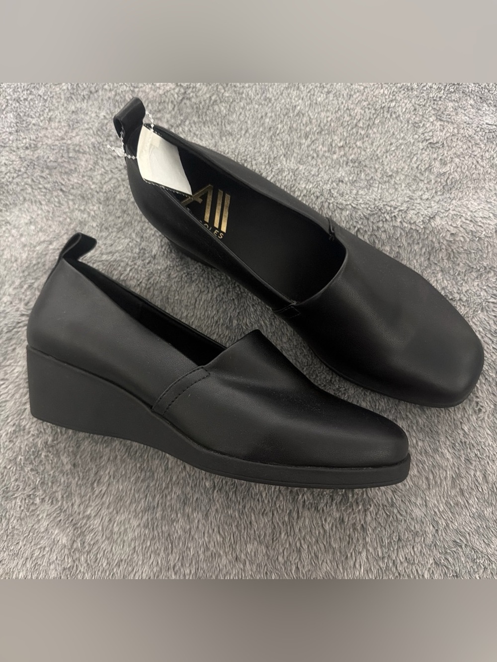 Aerosoles Trixie Women's Black Slip-On Wedge Heels Size 8W Comfort Stretch New